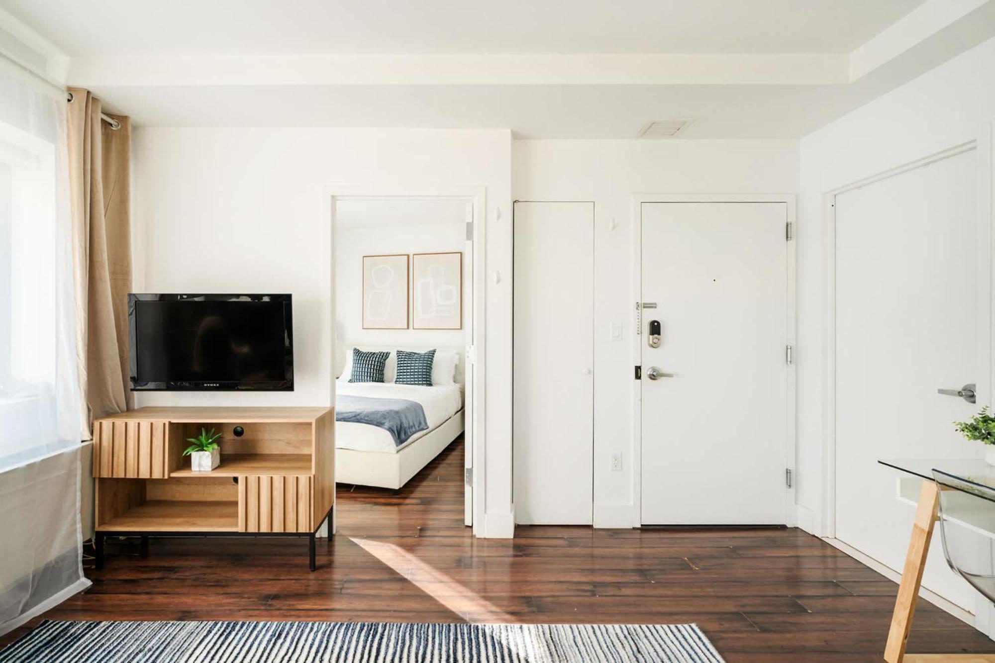 Apartment 809-5a Gorgeous New 1br Heart Of Midtown *